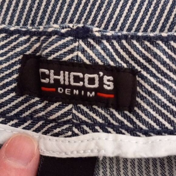 Chicos Size 1 Medium Capri Jeans Denim Blue White Striped Lightweight Stylish - Picture 11 of 14